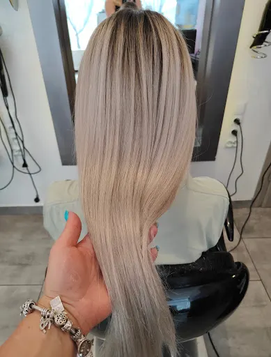 Zakład Fryzjerski Marzenka