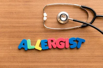 Dr hab. n. med. prof. nadzw. Zenon Brzoza Specjalista chorób wewnętrznych i alergologii